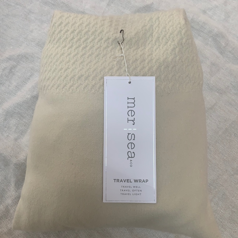 Classic fringed travel wrap by mer sea&co. NWT